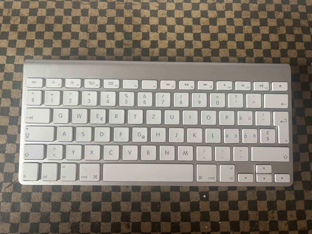 Apple Tastaturen: Apple Wireless Keyboard and Mouse weiss – Gebraucht aus Triesenberg von gernewieder9497 1