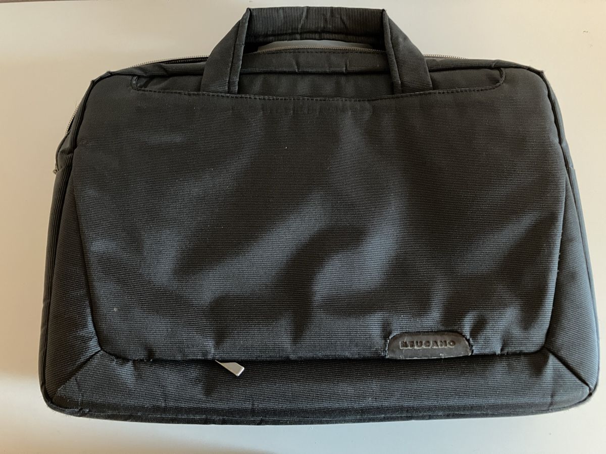Tucano Borse: Notebooktasche / Sacoche ordinateur portable – Usato da Zürich venduto da juliearlt 1