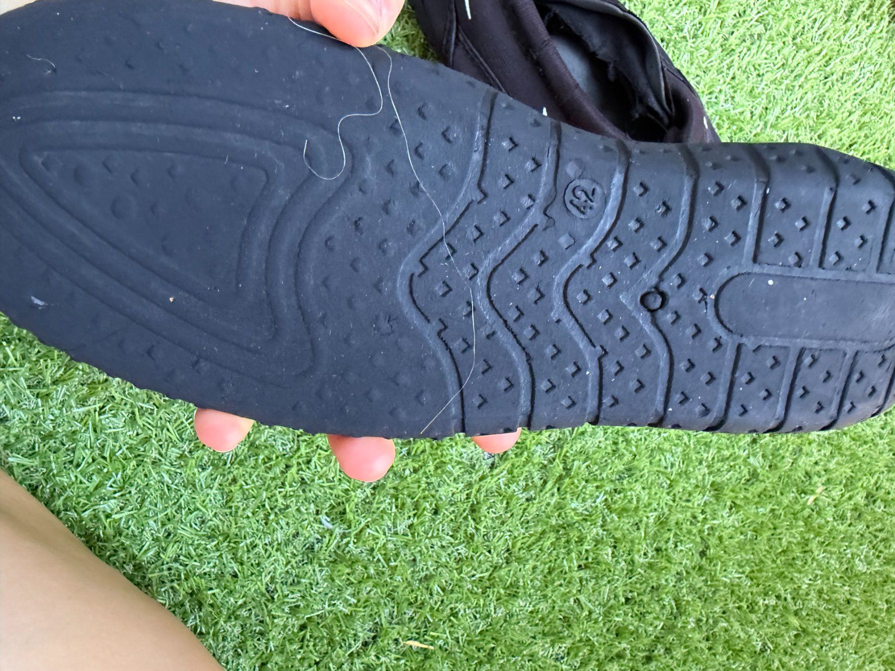 Chaussures hommes: Wasserschuhe Grösse 42 schwarz – D'occasion à Riehen par ann_76jw 2
