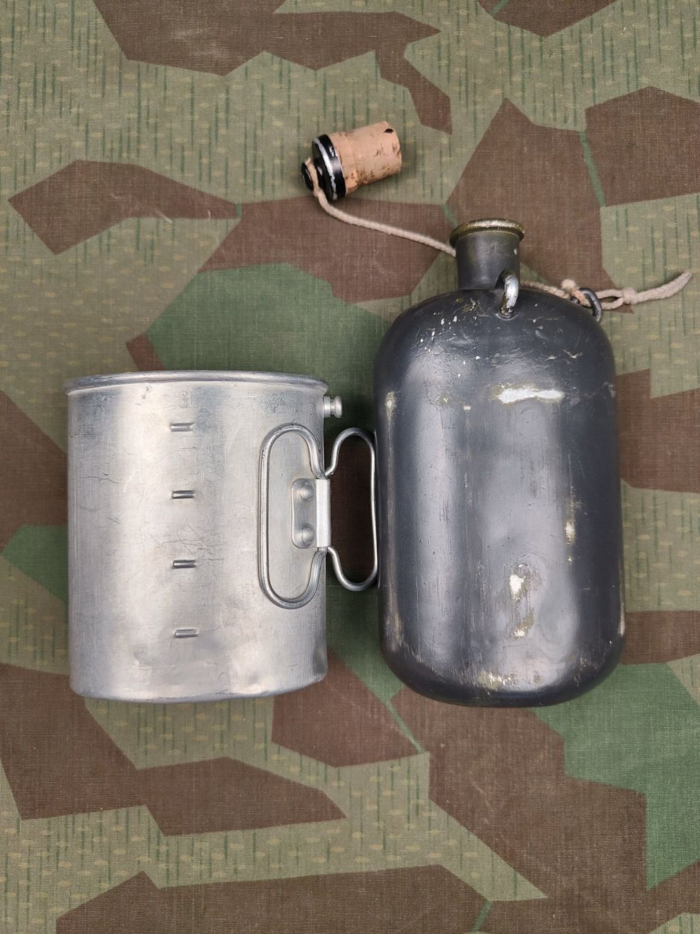 Schweizer Armee Uniformi: Feldflasche Ord. 1932/35 grau – Usato da Bauma venduto da SwissMilitaria 1