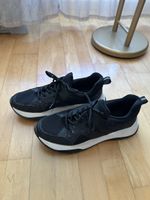 Schwarze Damen Turnschuhe, Grösse 40  - Sportlich & Bequem!