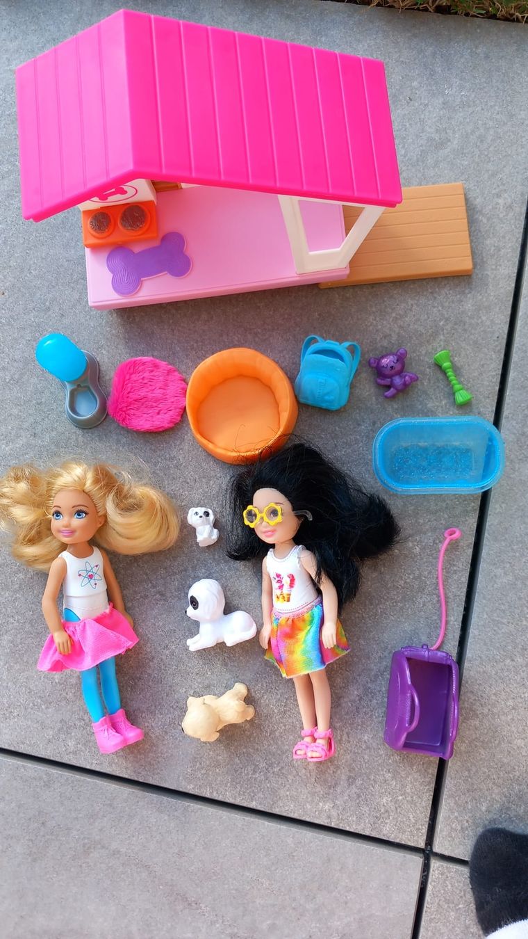 Jouets: Hunde sett Barbie – D'occasion à Bünzen par kalink