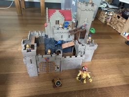 Playmobil Ritterburg mit Figuren und Zubehoer
