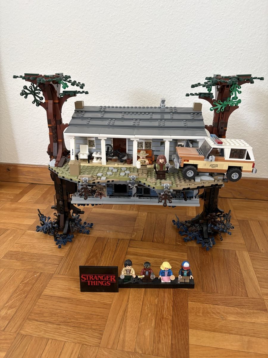 Lego Kit di costruzioni: LEGO Stranger Things 75810 Die andere Seite – Usato da Wettingen venduto da Dario914 1
