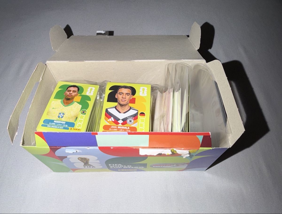 Panini Carte collezionabili: FIFA WM 2026 700 Sticker mit Box⭐️VB – Nuovo (secondo la descrizione) da Wetzikon ZH venduto da aro_685k 2