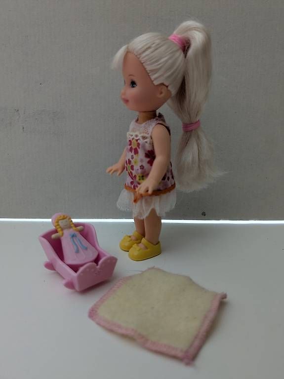 Bambole: Babysitter Shelly – Usato da Wettingen venduto da S_Runa 1