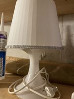 2# Lampe à poser blanche IKEA - élégante avec strass