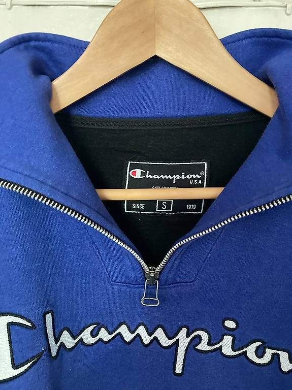 Champion Pullover & Sweatshirts: Sweatshirt Champion, langarm mit Kragen – Gebraucht aus Zürich von Annico1 1
