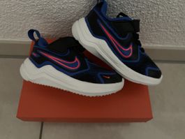 Kinder Turnschuhe Nike Grösse 21 schwarz blau neu