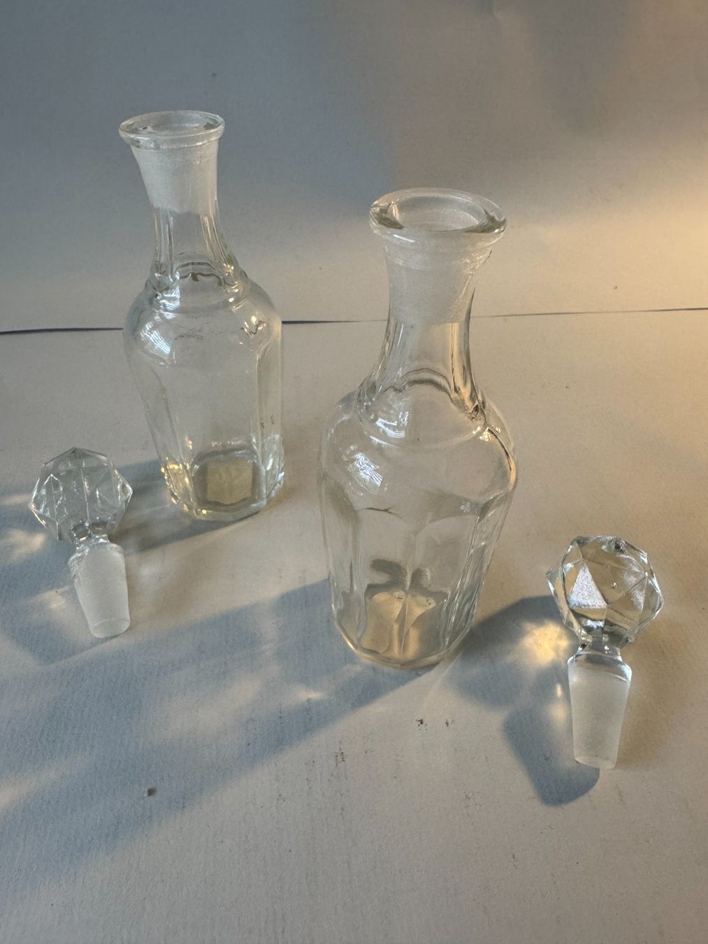 Appareils à gaz et accessoires: Zwei kleine Glasfläschchen – D'occasion à Murten par Bodoni59 1
