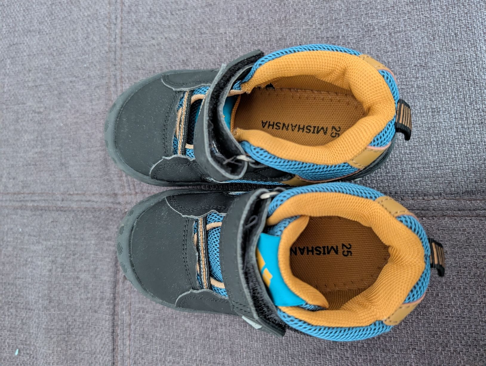 Scarpe per ragazzi: Kinder Barfuss Schuhe, Gr. 25 – Usato da St. Gallen venduto da tadi09 1