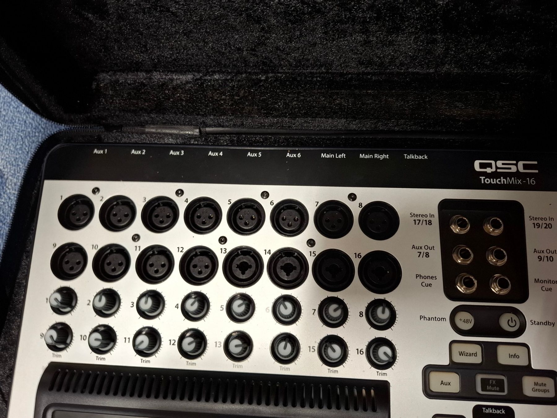 Qsc Console di mixaggio: Digital-Mischpult QSC TouchMix16 inkl. Case – Usato da Guntershausen venduto da iceroom 4