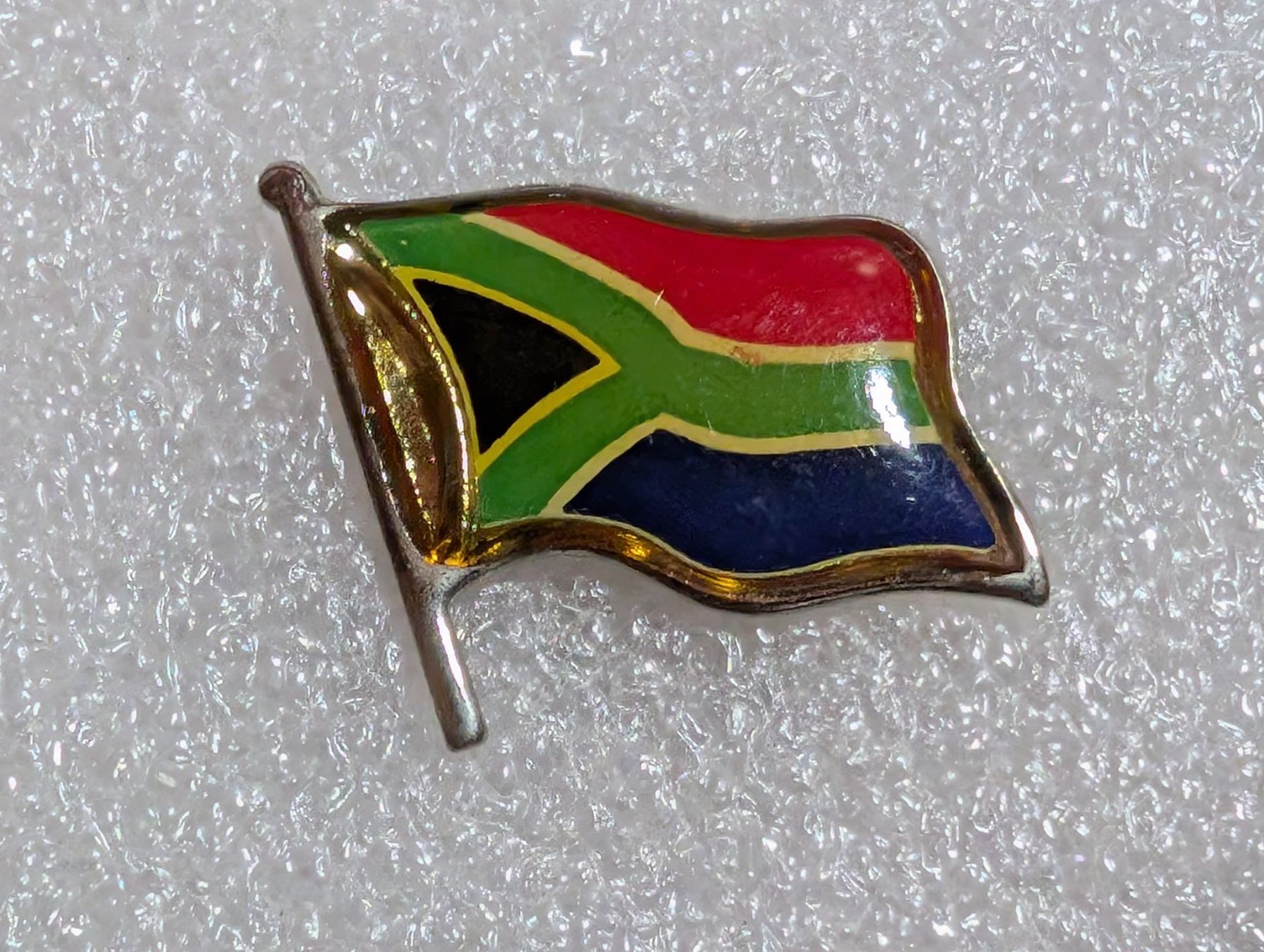 Plaquettes & Badges: Ansteckpin 254: Flagge – D'occasion à Oppligen par Pin-Fall-Shop