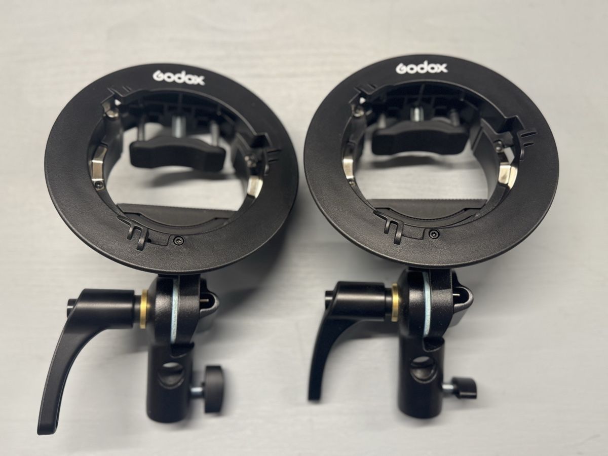Godox Flash: Godox S2 Systemblitz Adapter Bowens Mount (2 Stück) – Usato da Muri b. Bern venduto da saeny