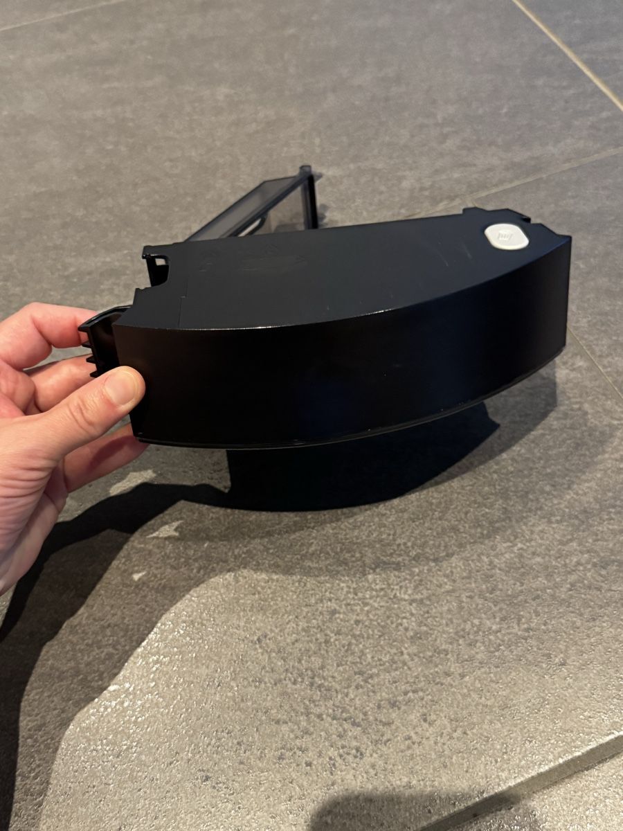 Irobot Staubsauger & Zubehör: iRobot Roomba Staubbehälter  – Gebraucht aus Scherz von spike22.5 2