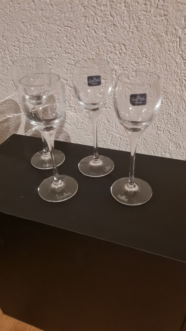 Rosenthal Bicchieri: 8 neue Rosenthal Likörflutes – Usato da Münsingen venduto da Cuci31