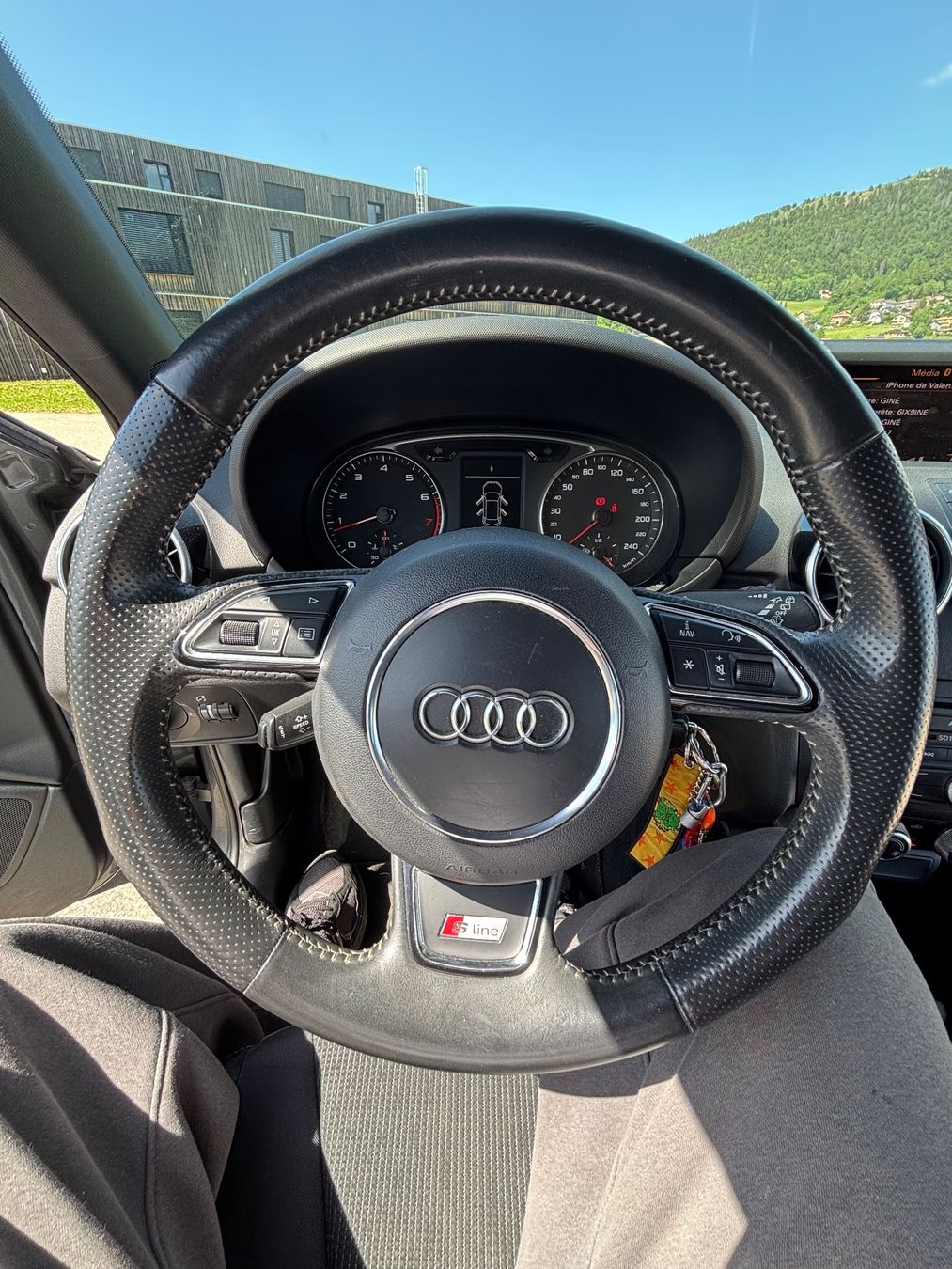 Audi Automobili: Audi A1 S-line 1.4L de 2013 122ch – Usato da Ste-Croix venduto da jac_zf8r 3