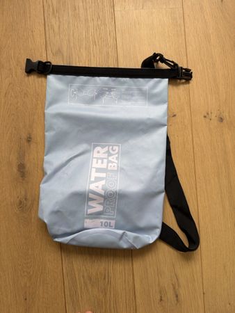 Wasserdichter Packsack blau 10 Liter neuwertiger Zustand