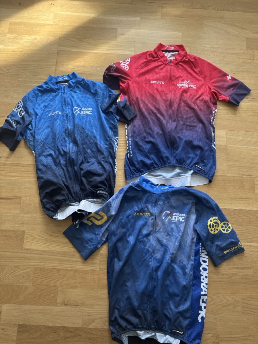 Canottiere & Pantaloni: Ciovita Bikejerseys – Nuovo (secondo la descrizione) da Hunzenschwil venduto da mila012