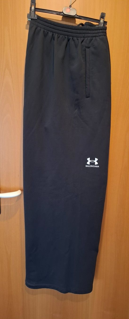 Pantaloni: Balenciaga Underarmour Jogginghose – Usato da Balzers venduto da mackfose 8
