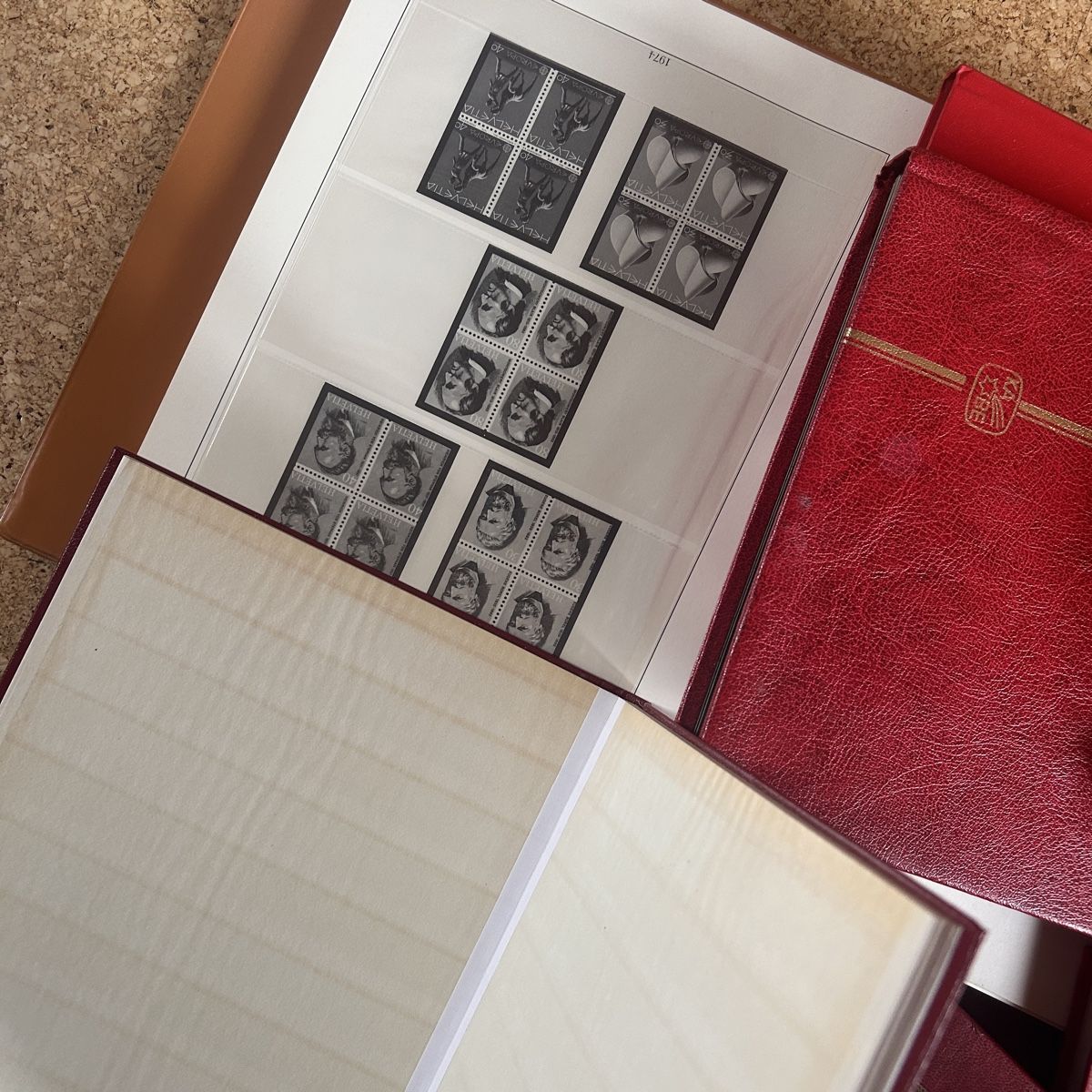Album: 10 briefmarken Album s  – Usato da Basel venduto da bellespirit 5