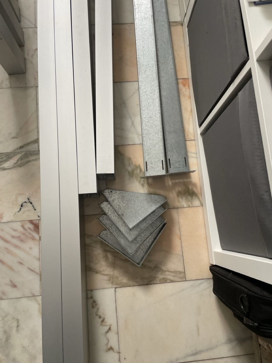 Interio Lits: Bettgestell aus Metall, 160x200cm – D'occasion à Holderbank AG par Hallo104 1