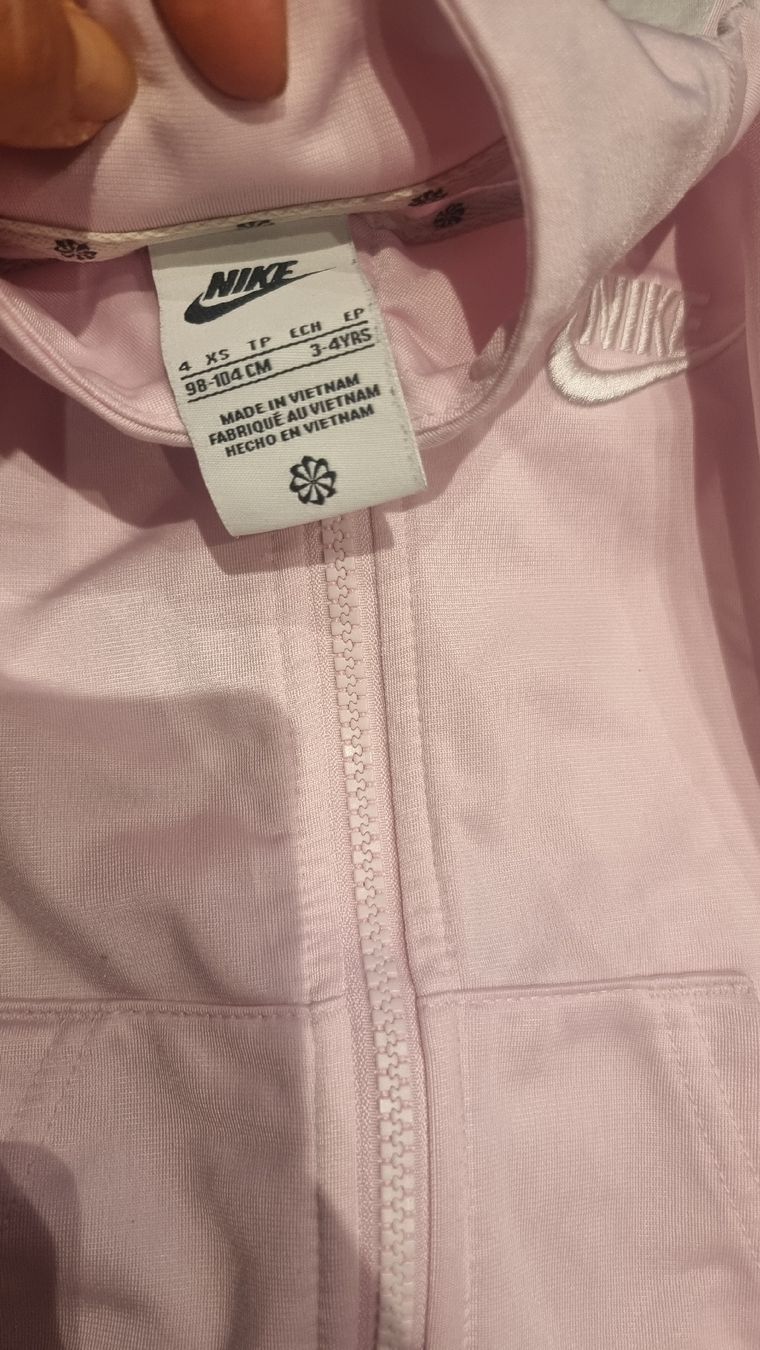 Nike Ensembles: Nike Trainingsanzug, 98-104 – D'occasion à Buttikon SZ par Limo180 3