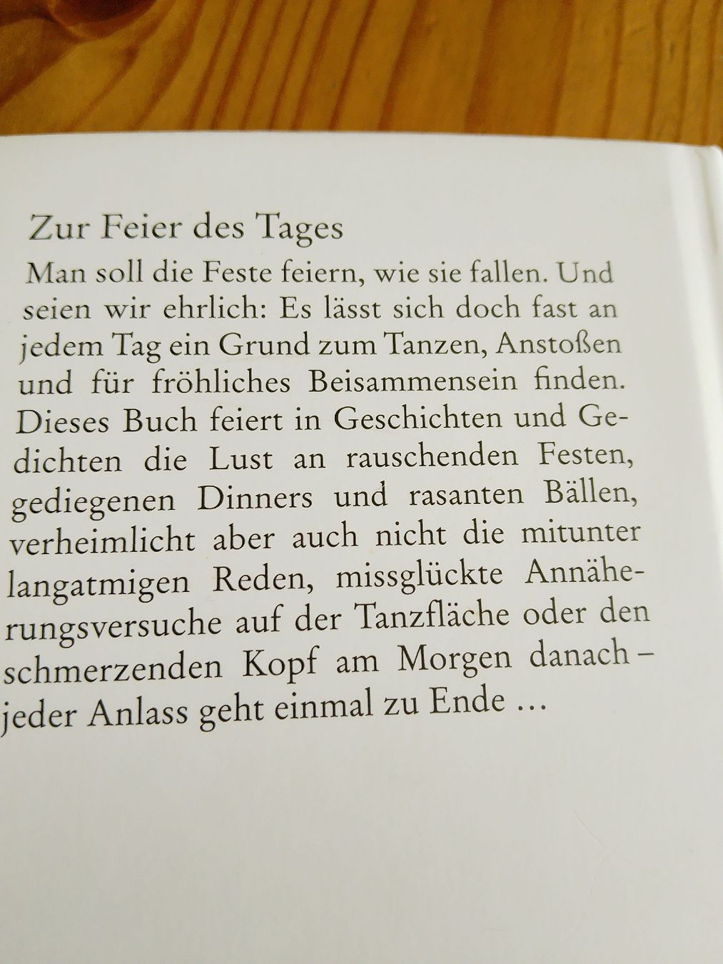 Libri: Zur Feier des Tages – Nuovo (secondo la descrizione) da Volken venduto da katz5 3