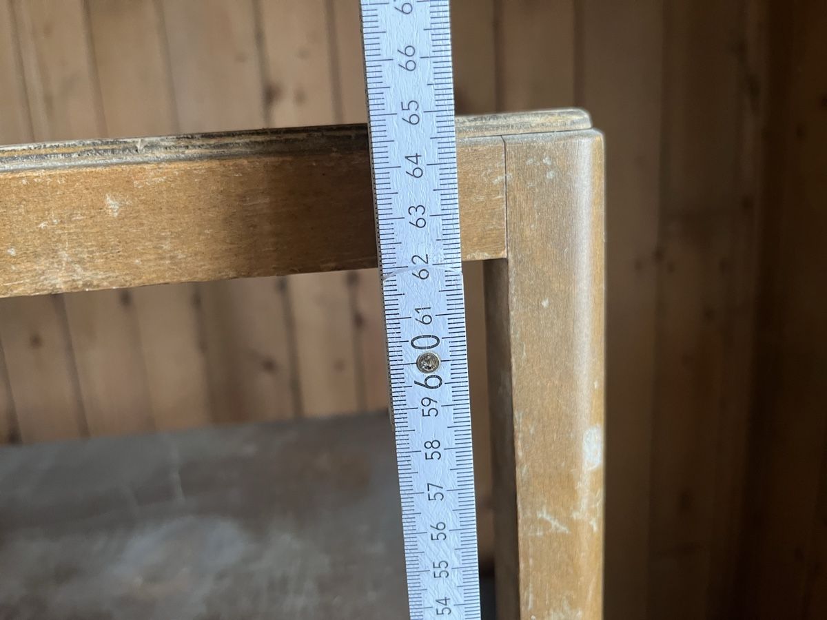 Tavoli: Stabiler Holztisch 70x60 cm mit Ablagefläche – Usato da Escholzmatt venduto da Stern777 2