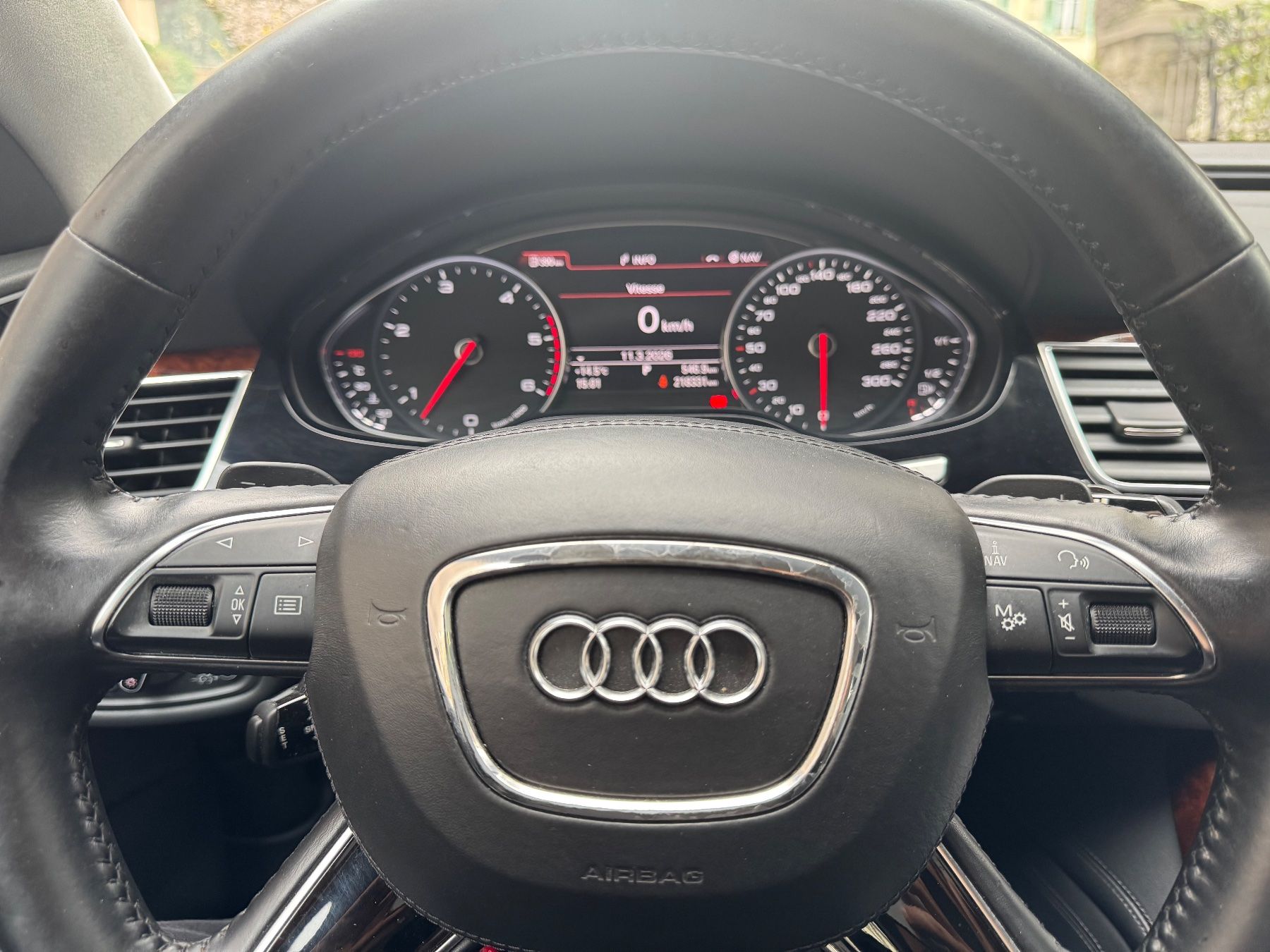 Audi Automobili: Audi A8 4.2 TDI V8 350 CV – Usato da Collombey venduto da Savito 5
