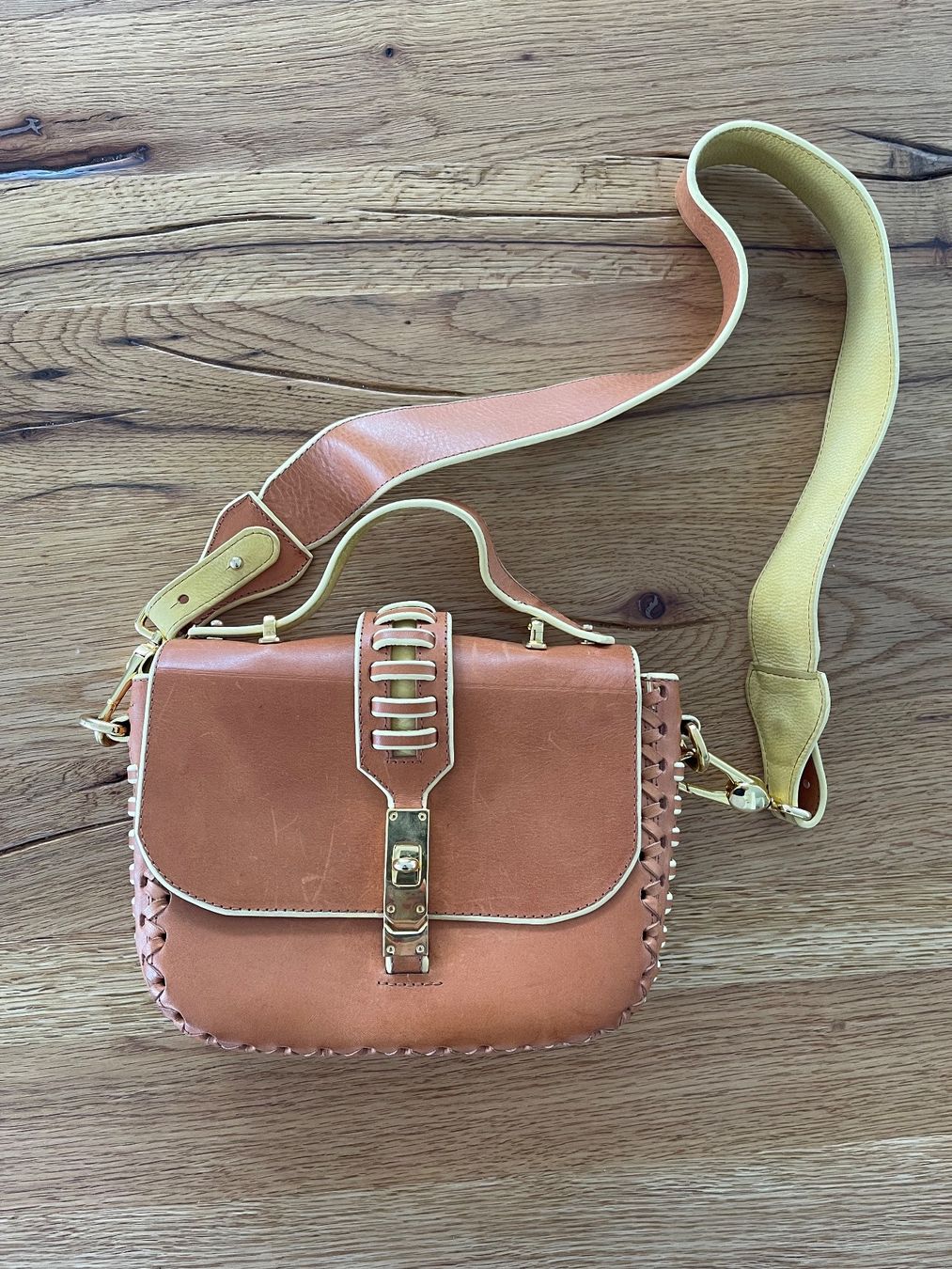 Taschen für Damen: Ledertasche Nadine Eismann – Gebraucht aus Ettingen von cla_526w