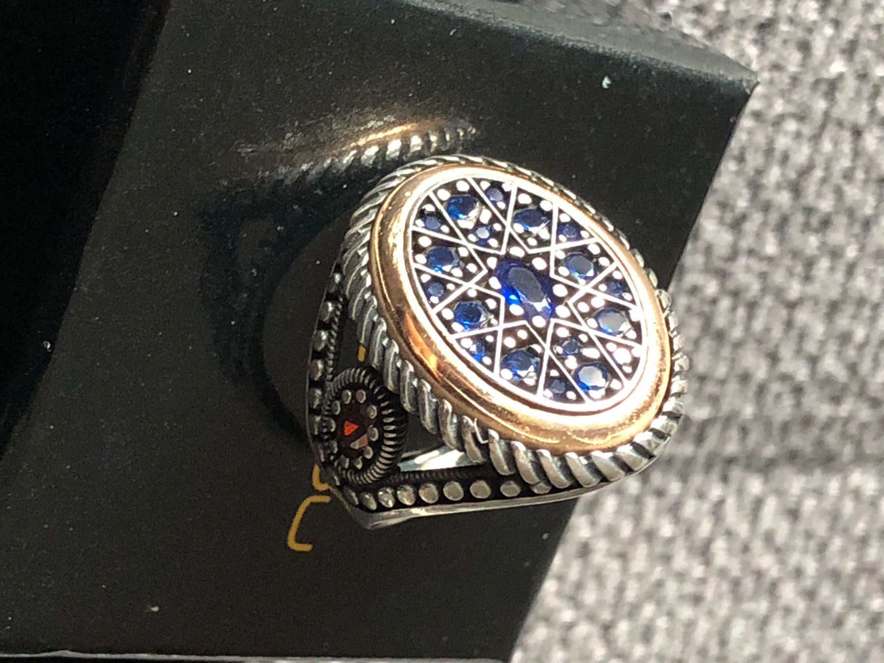 Anelli: Sterling Silber 925 Ring mit Rote blaue Steine 61Gr – Nuovo e nell'imballaggio originale da Läufelfingen venduto da Original100 1