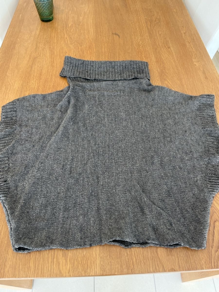 Maglioni & Felpe: Oversized sleeveless grey sweater – Usato da Liestal venduto da Parsons_store 3