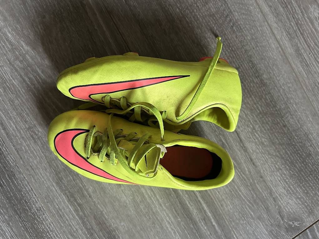 Scarpe per ragazzi: Fußballschuhe  – Usato da Oberflachs venduto da zoe_st77 1