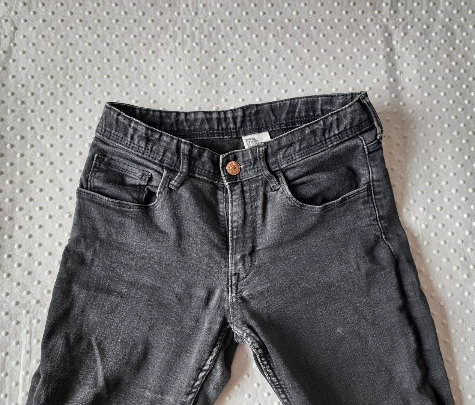 H&M Jeans: Schwarze Skinny Jeans Gr. 152 – Usato da Gysenstein venduto da joshuas81 1