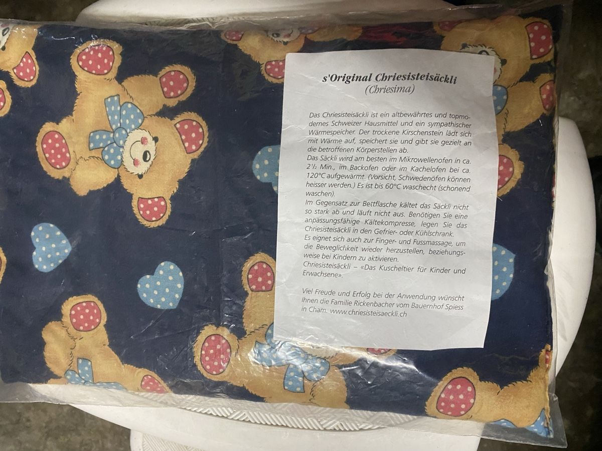 Altri elettrodomestici e apparecchi d’epoca: Kirschkern-Kissen handmade – Nuovo (secondo la descrizione) da Hunzenschwil venduto da Smiles