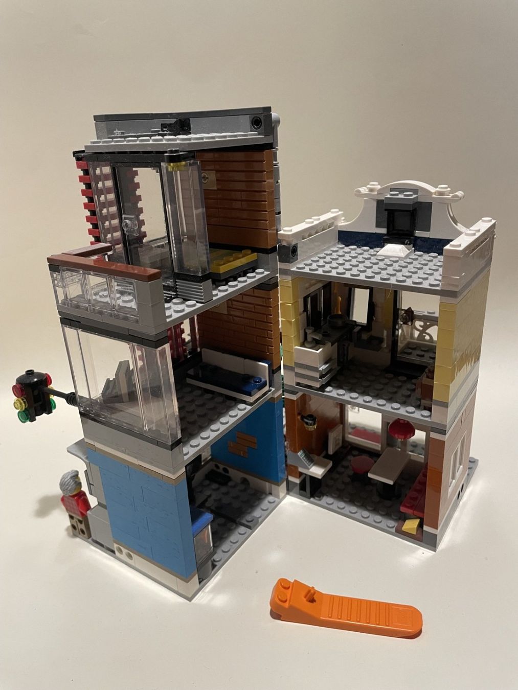 Lego Jouets: Lego Creator Stadthaus mit Zoohandlung und Café – D'occasion à Zürich par maflaflo 1