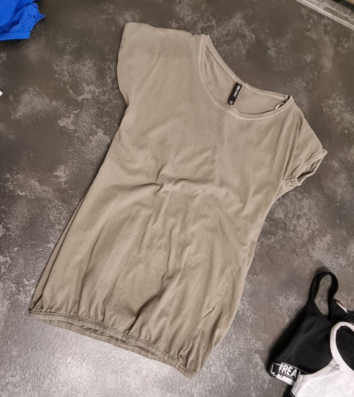 T-shirt: Shirt XS khaki – Usato da Ganterschwil venduto da Nike18