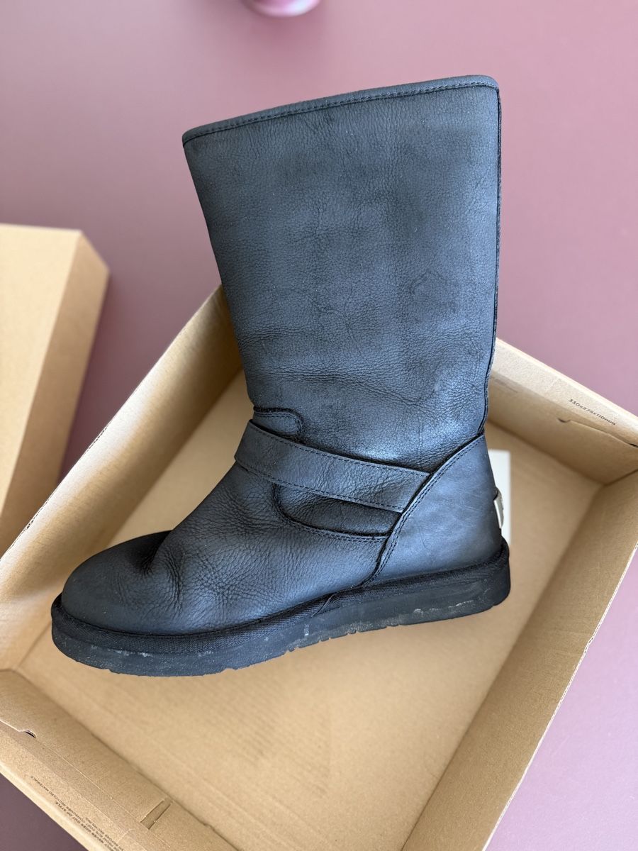 Ugg Scarpe da donna: UGG Winterboots | Leder schwarz | Gr. 39 Waterproof – Usato da Wettingen venduto da Lamadeux 1