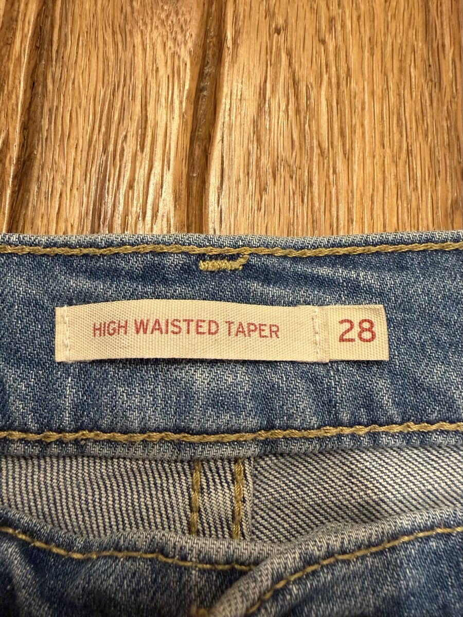 Levi's Jeans: Mom Jeans - Levi‘s – Usato da Burgdorf venduto da nib_zf7z 2