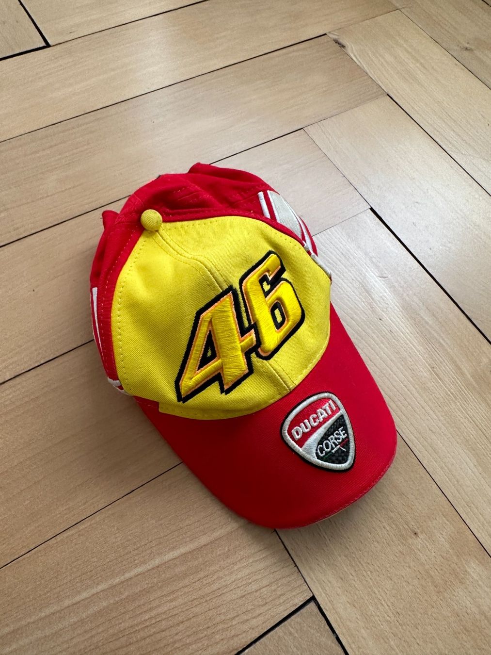 Ducati Chapeaux, bonnets & casquettes: DUCATI - Vintage Cap rot-gelb – D'occasion à Zürich par Diazaio