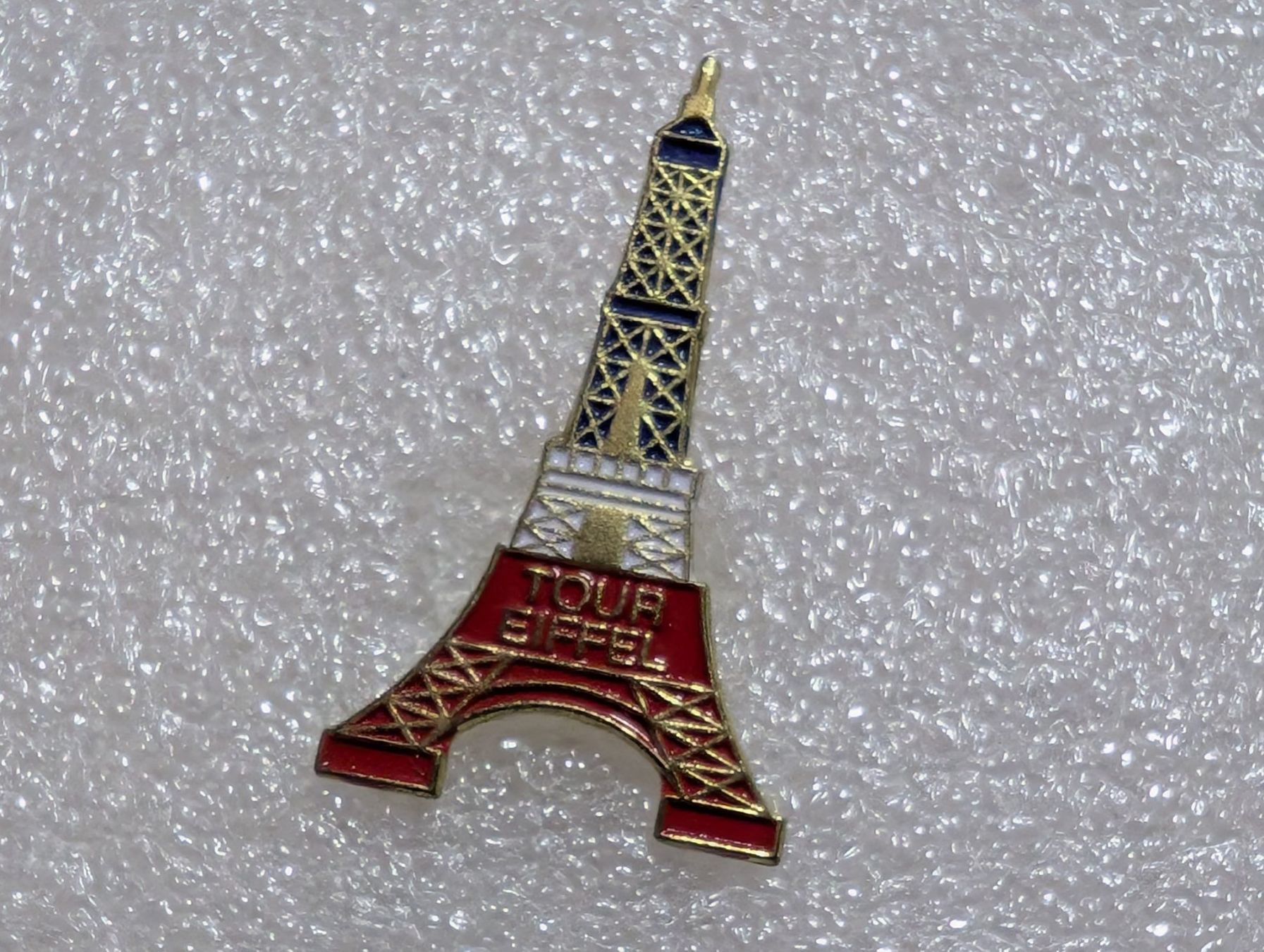 Plaketten & Abzeichen: Ansteckpin 240: Eiffel Turm Paris – Gebraucht aus Oppligen von Pin-Fall-Shop