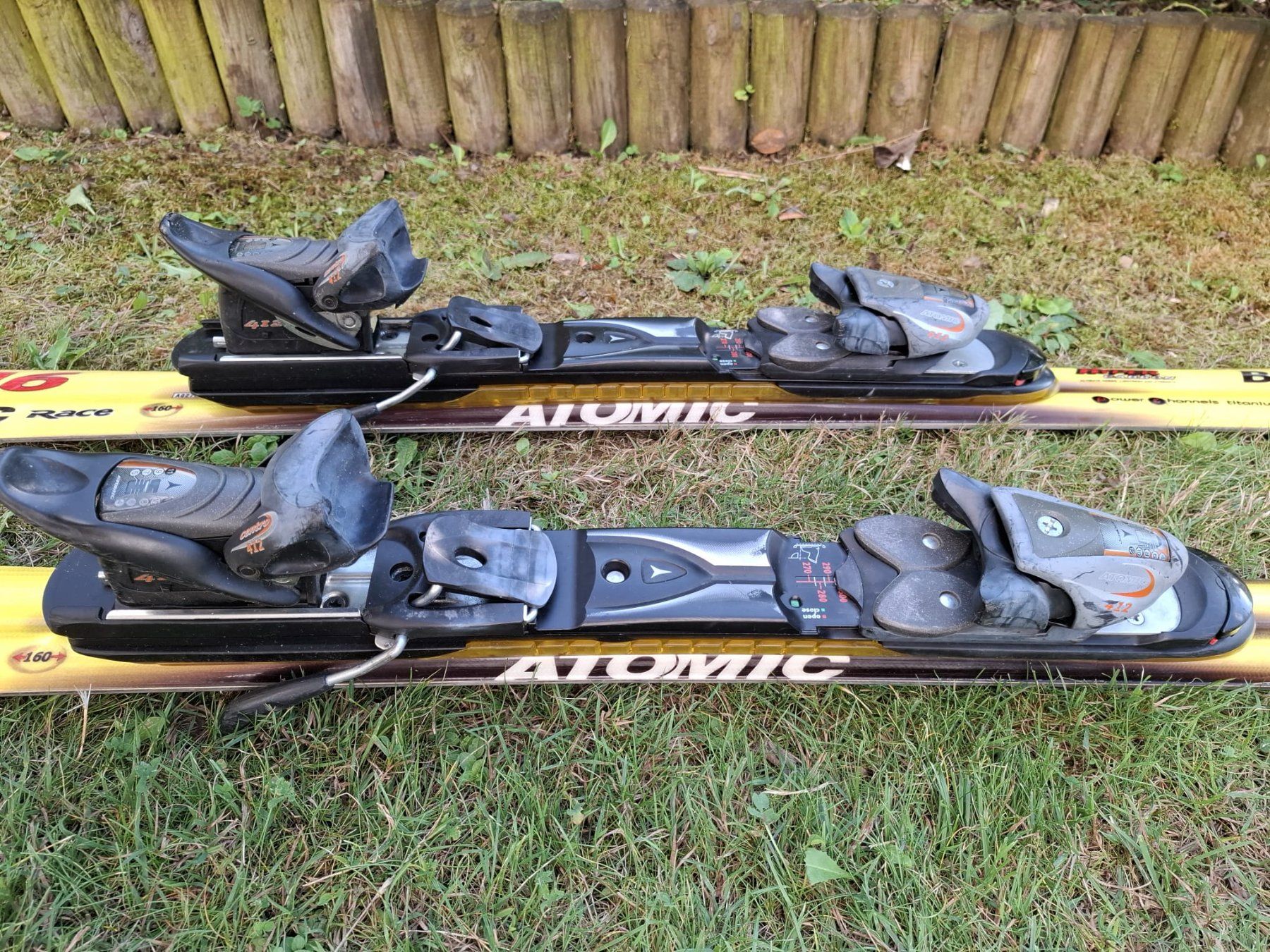 Atomic Sci: Atomic Race Beta Race 9.16, 160 cm, mit Bindung – Usato da Horw venduto da Supervannie 4