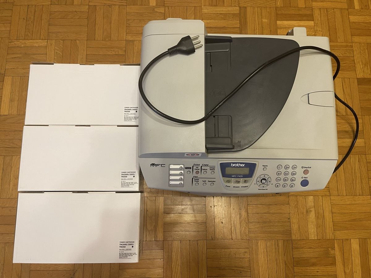 Brother Drucker: Brother Multifunktionsdrucker inkl. 3x Tonerkassetten – Gebraucht aus Zürich von hus_qz9f 1