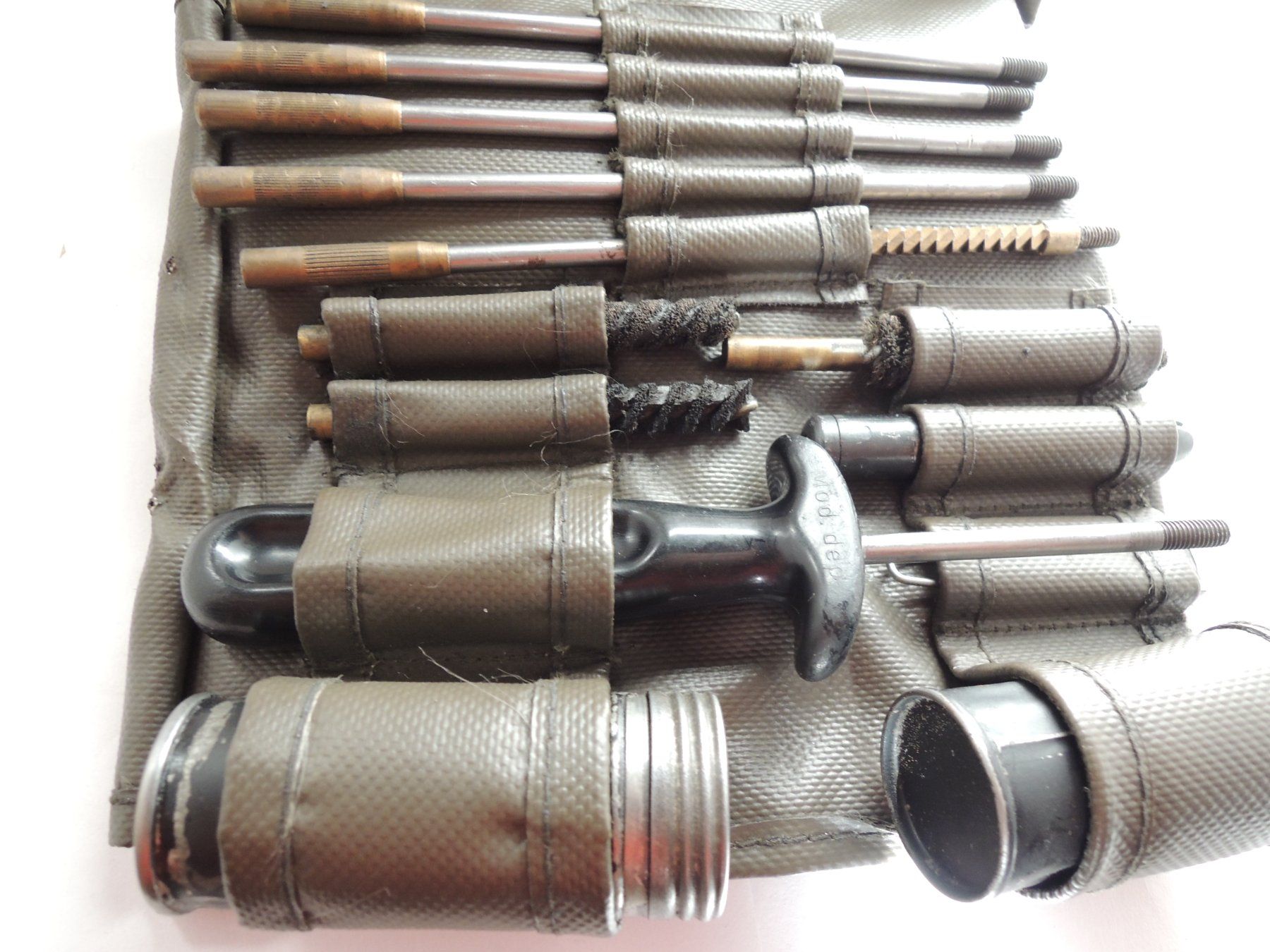 Schweizer Armee Uniformen: Original Armee Putzzeug mit Tasche, vollständig! – Gebraucht aus Uznach von Othmar52 2