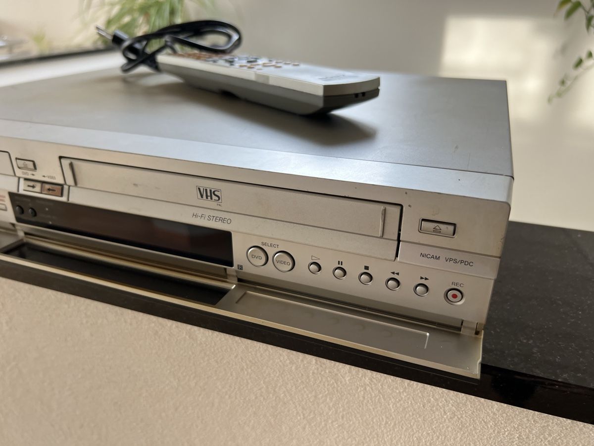 Sony Registratori: SONY DVD & VHS-Videorecorder RDR-VX420 – Usato da Schongau venduto da Retro_Shop 4