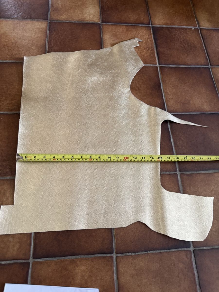 Tessuti: Golden Leather Piece, for Crafts & Projects – Nuovo (secondo la descrizione) da Veyras venduto da ValClasse 1