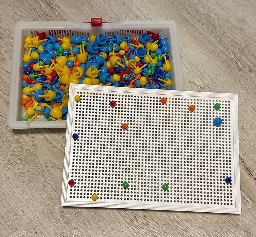 Jouets: Steckperlen – D'occasion à Oberrohrdorf par stephaniejost