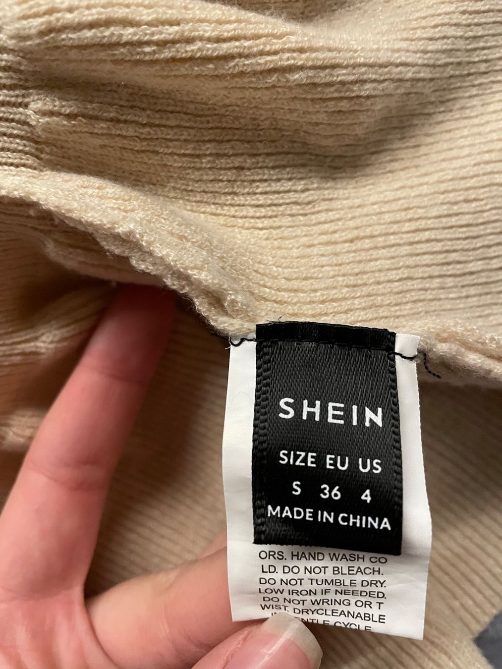 Shein Top: SHEIN Oberteil – Usato da Schnottwil venduto da sml_29t8 3
