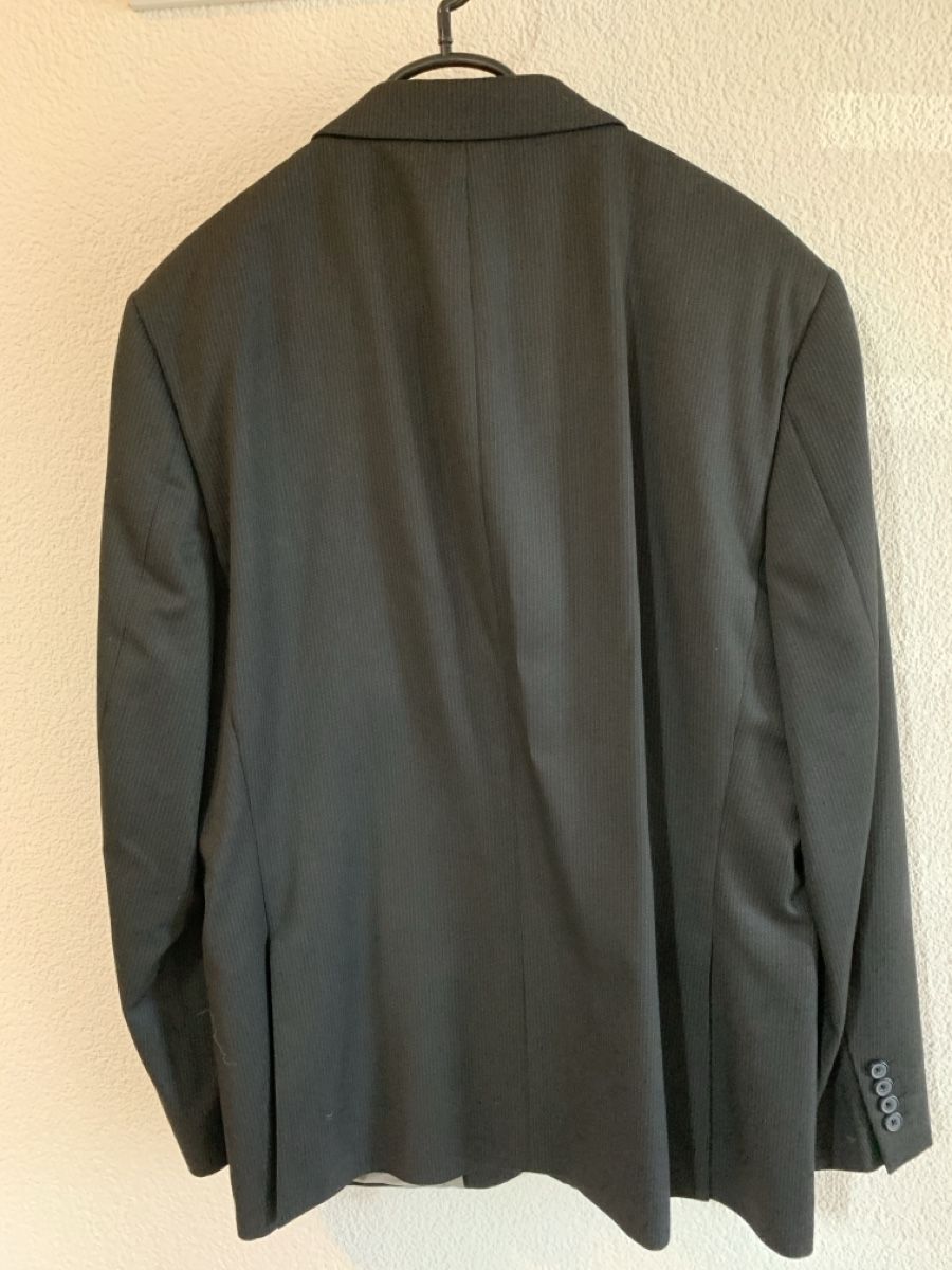 Completi: Herren Anzug VanHeusen Studio 42R Schwarz Gestreift – Usato da Mörigen venduto da Andriboy 2